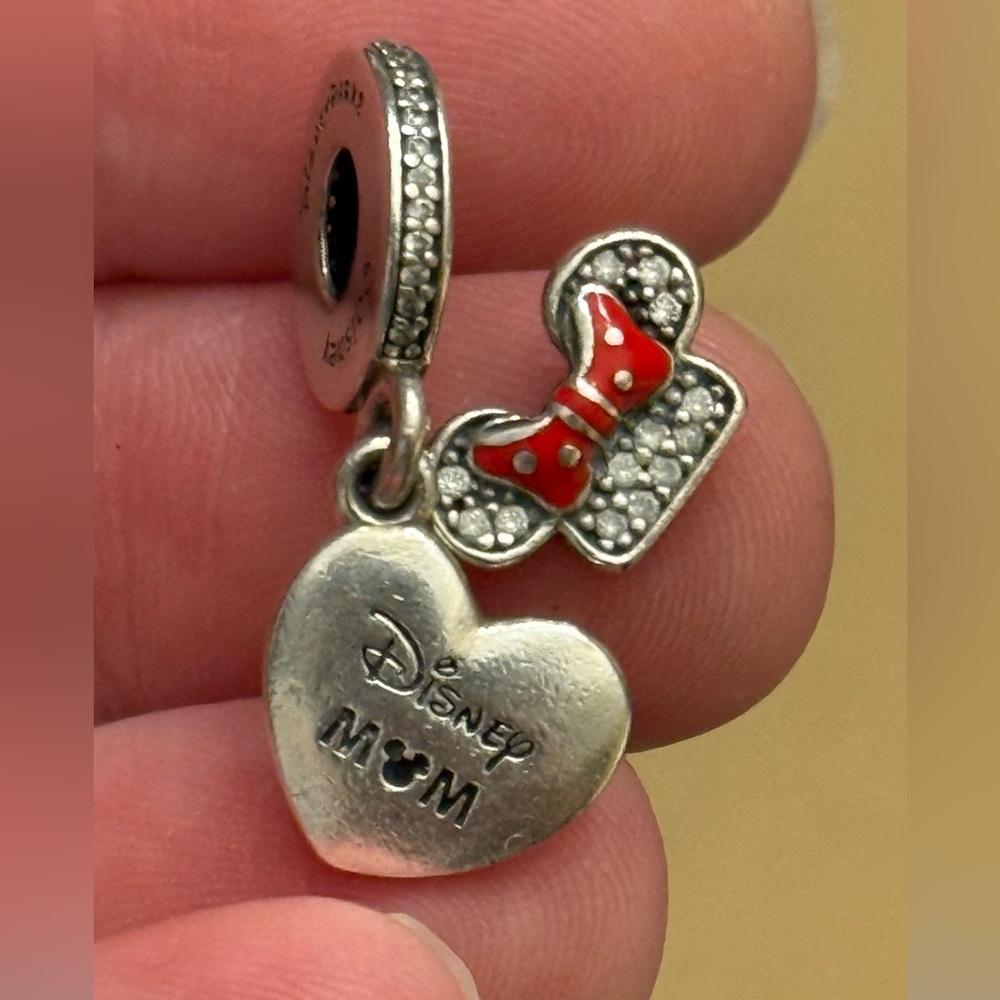 Pandora x Disney Minnie Mouse “Disney Mom” Heart Dangle Charm